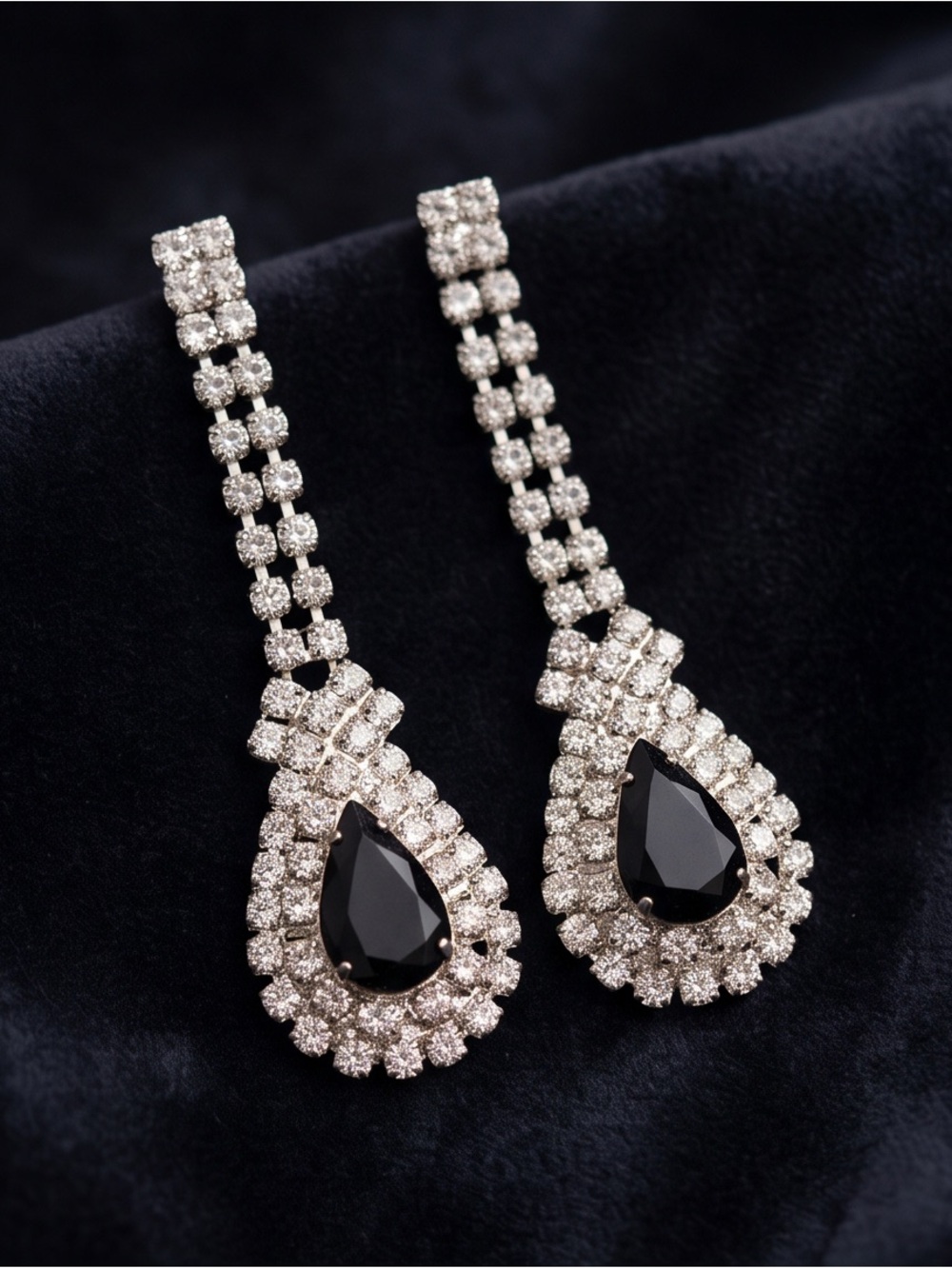 Rhinestone and beautiful
Black glass stone